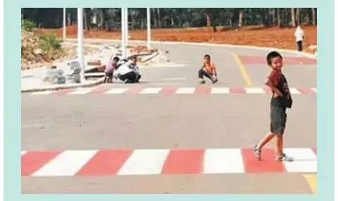 “绿灯行”也违章？罚款+扣分，蒙B司机注意别中招…