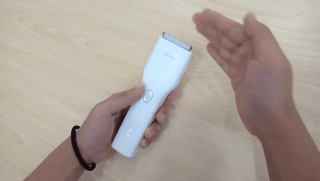 头发长理发店没开门怎么办，别在傻傻的等了，搞个理发器自己剃头