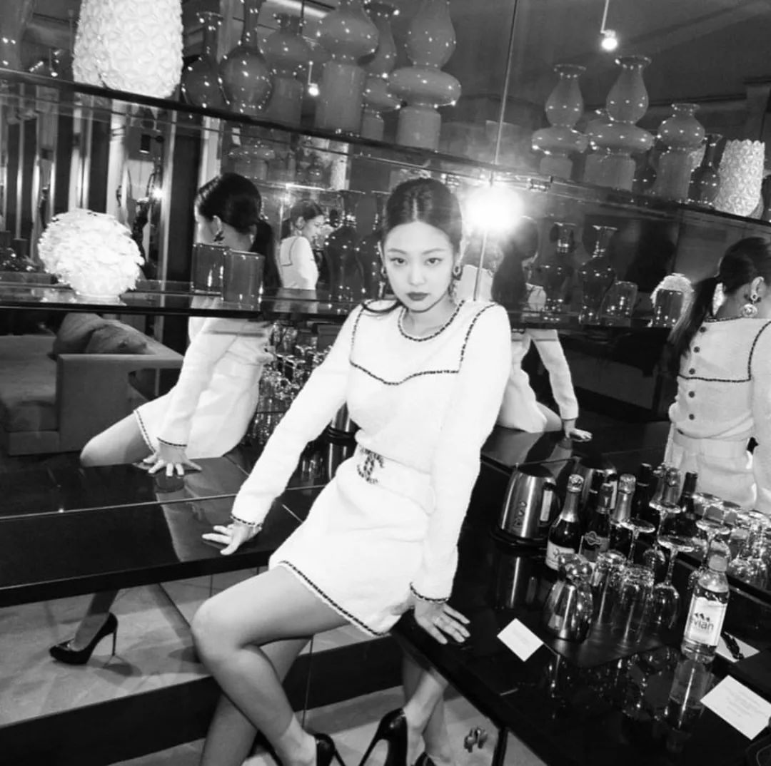 fashion风格穿搭,今年最时髦的4件小香风穿搭