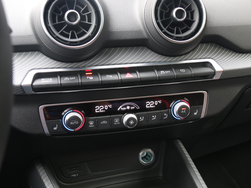 买q2l还是gla,q2和奔驰gla买哪款车好