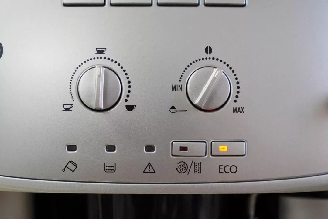 家用入门级的意式咖啡机买什么好,德龙意式半自动咖啡机银骑士测评