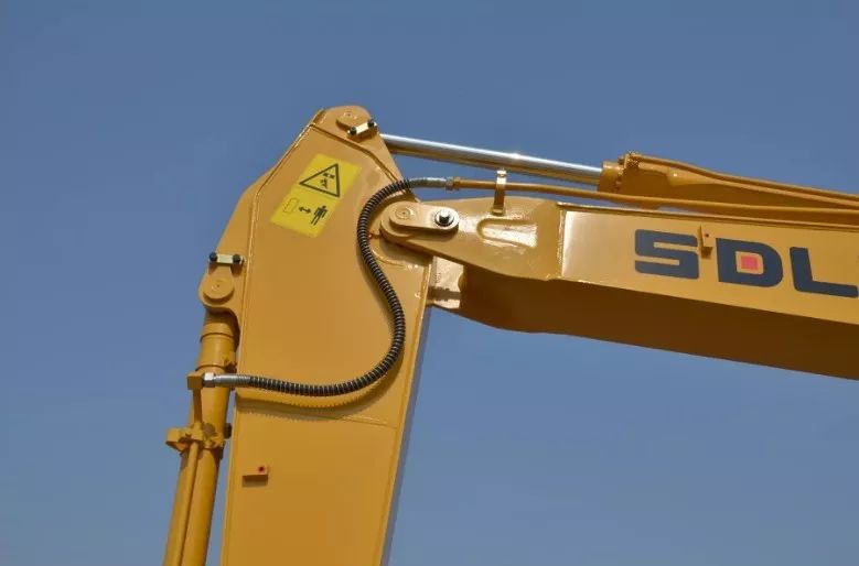 「寻龙记8」临工E6135F挖掘机评测：精雕细琢匠人本色