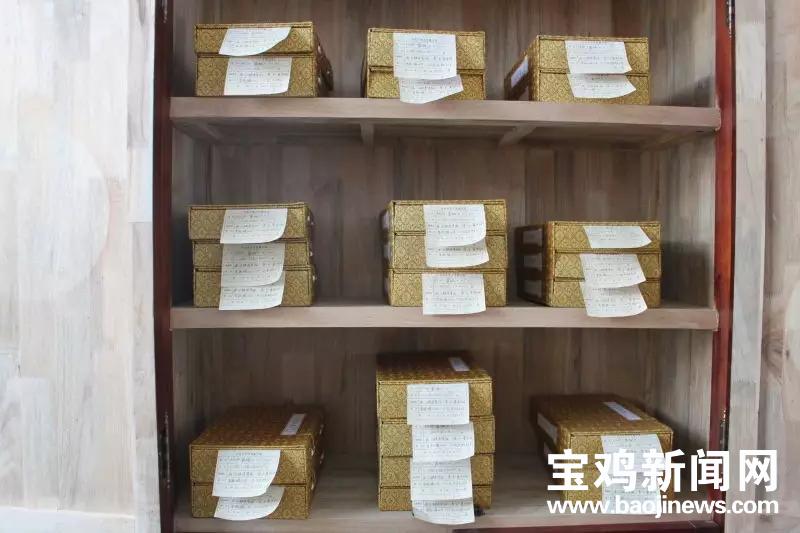 宝鸡市图书馆惊喜马上来袭：珍藏圣旨首次展出，当红作家签名送书