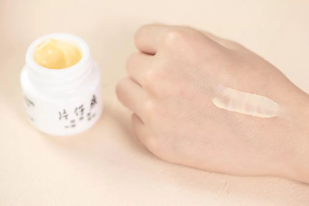 “从LAMER用回片仔癀”！国货药妆之光，奶奶辈就在用，国外买价格翻5倍