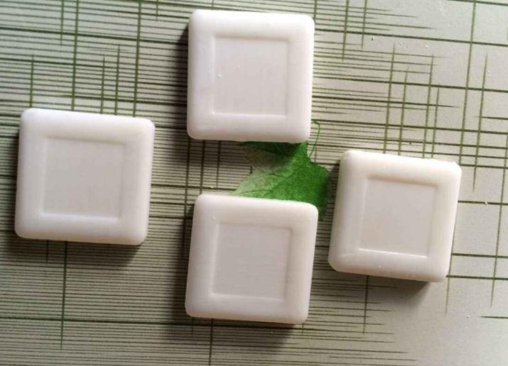 浴室镜子擦不掉的水雾,浴室的镜子有水雾怎么办