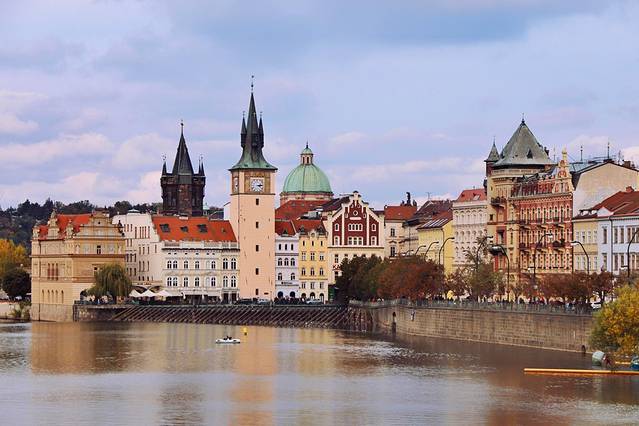 一个人旅行遇见最美的天堂,借一场旅行遇见最美的风景