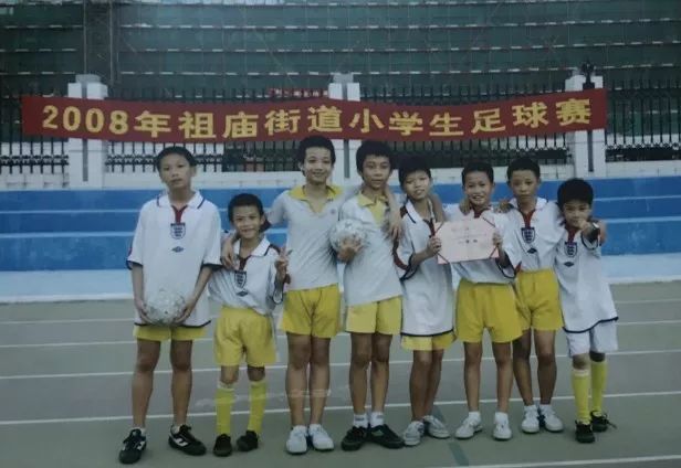 佛山这个“宝藏男孩”在葡萄牙追寻他的足球梦