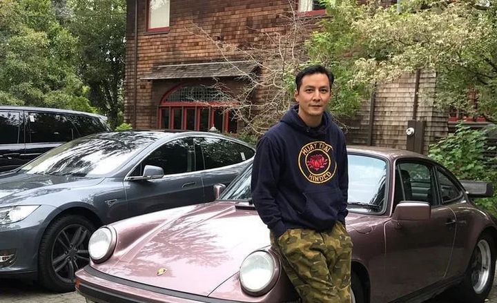 开奥迪汽车的明星,开蔚来汽车的明星