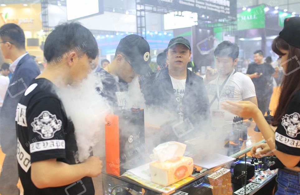 实探深圳“雾谷”：占全球九成*子烟电**产能，现有公司裁员70%，行业人士：不知道多少小厂死了