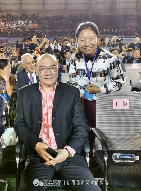 如果你和明星只有一米的距离，如何能求得合影