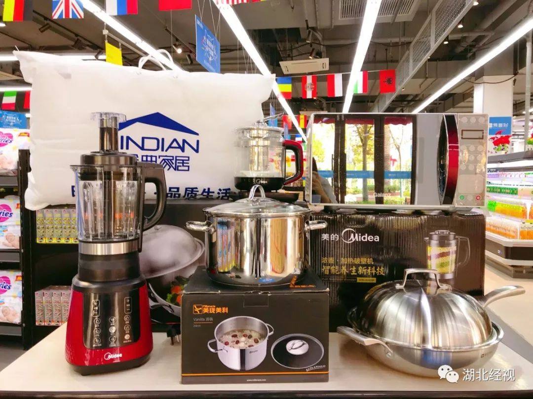 有一种炫耀叫这是我女儿买的,有一种炫富是女儿给的