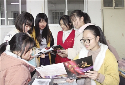 高铁专列向梦想出发,高铁之夜