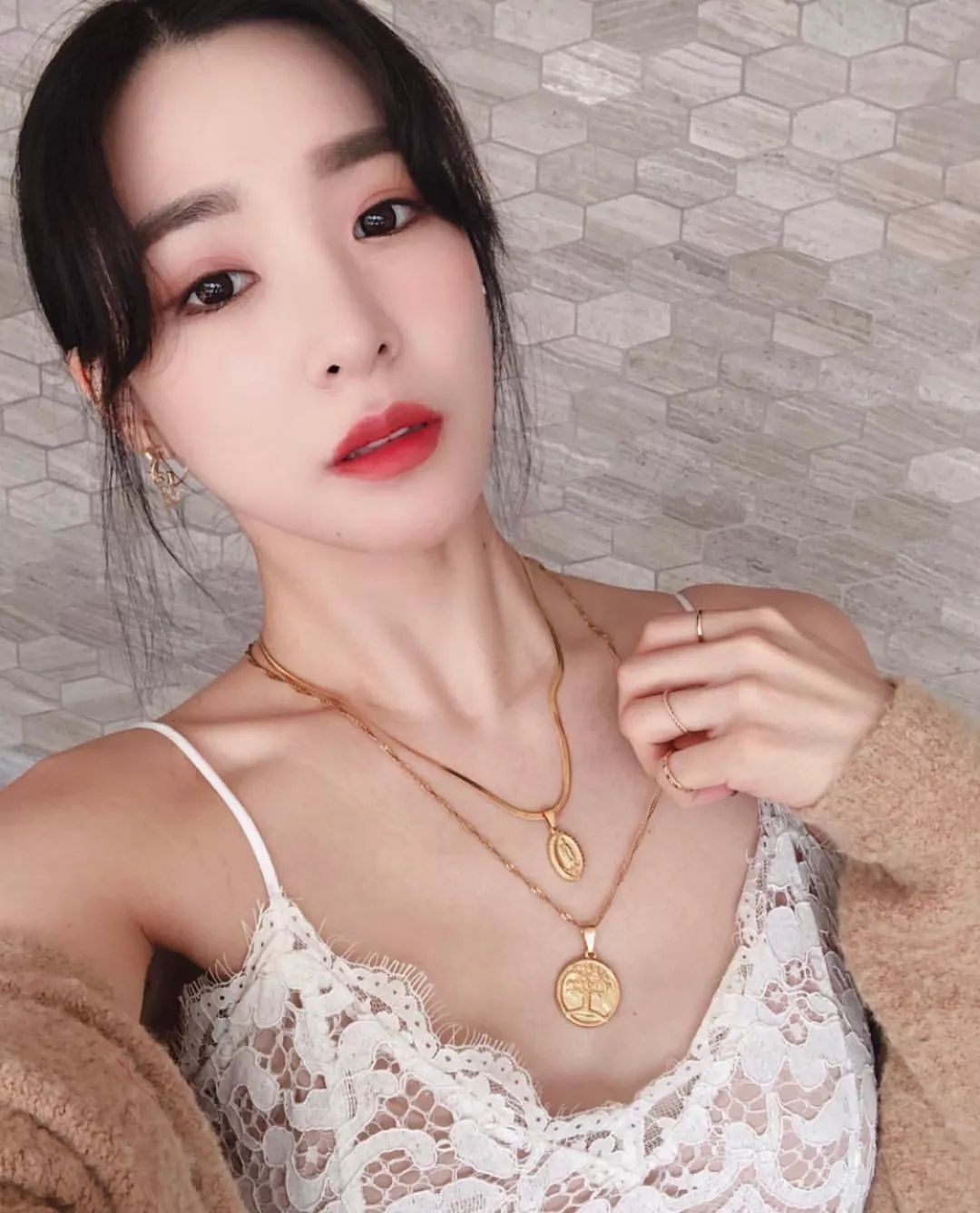 美人计|Tiffany去美国之后放飞自我，“入乡随俗”化起了欧美妆？