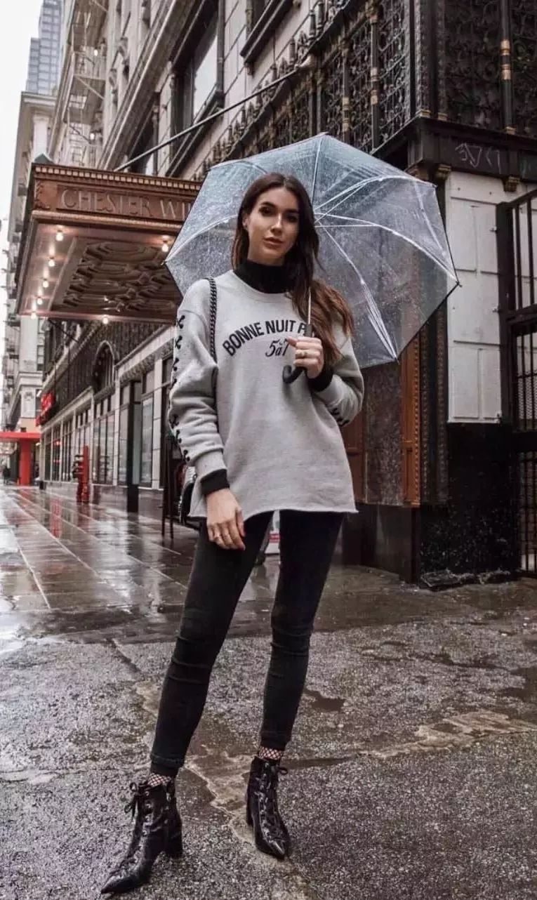 把护肤品穿在腿上是种什么体验？还能「显瘦10斤+超级保暖」