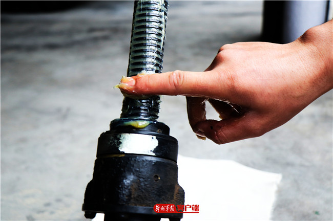 寒潮天气全副武装,强大寒潮来袭他们严阵以待