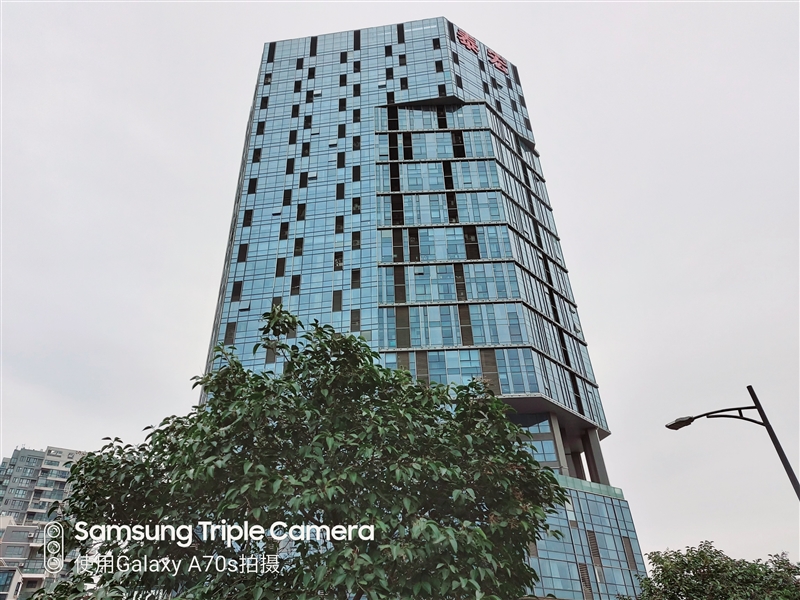 中端机还能如此漂亮三星GalaxyA70s评测：最轻薄的6400万三摄之作