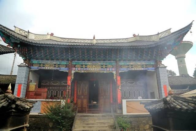 泸沽湖虎跳峡香格里拉怎么坐车,丽江香格里拉泸沽湖虎跳峡