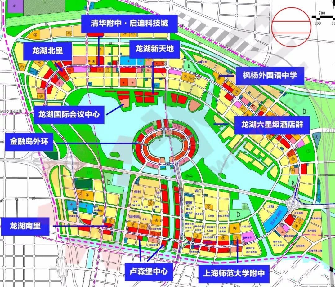 一路之隔北龙湖，谁是城市新主角？