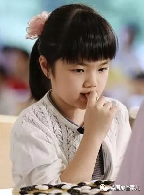 战胜71岁职业九段棋手的10岁围棋少女：这冰霜之瞪过分可爱了啊