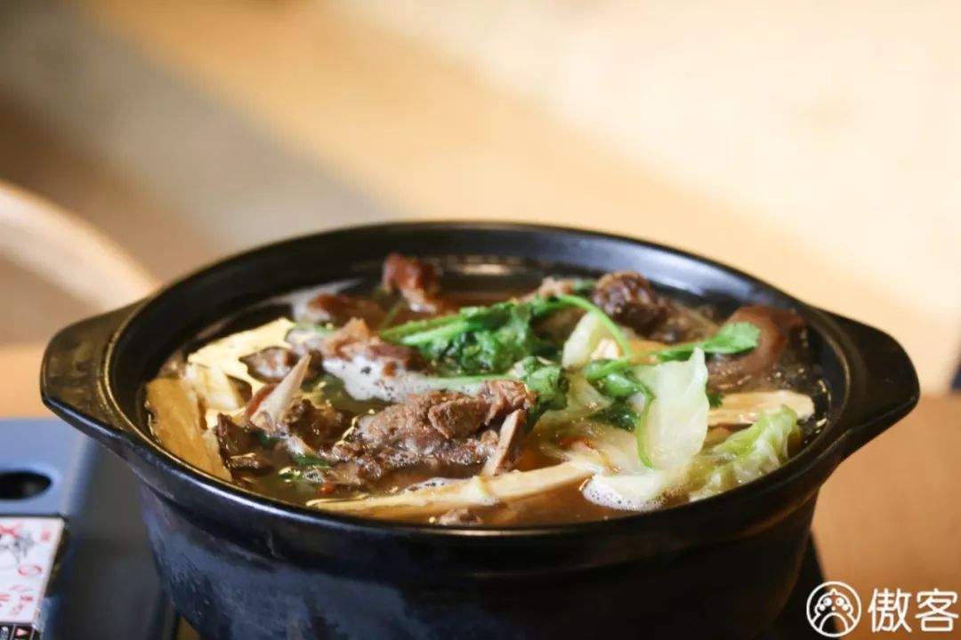 午休狂拍丨开了20年的台湾菜馆,搬迁3次,开到哪食客追到哪