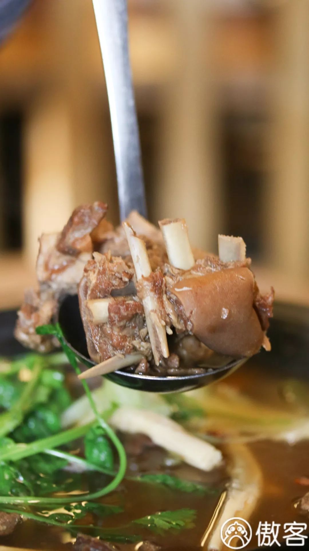 午休狂拍丨开了20年的台湾菜馆,搬迁3次,开到哪食客追到哪