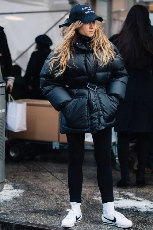 羽绒服4种穿搭技巧男,4种穿法红色大码羽绒服