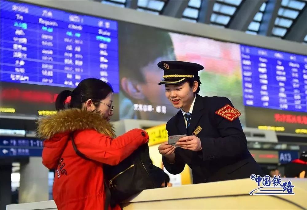 一个月放10到12天假期,下个月有13天假吗