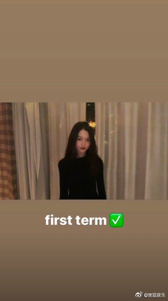 李嫣近照五官气质超像王菲,李嫣晒美照浓妆艳抹气场十足