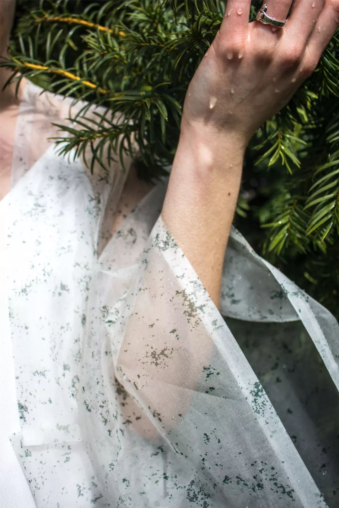 一千朵花填充出的「羽绒衫」|会烂吗？保暖吗？