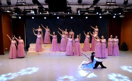 弘扬嘉庚精神《嘉庚组歌》走进华侨大学