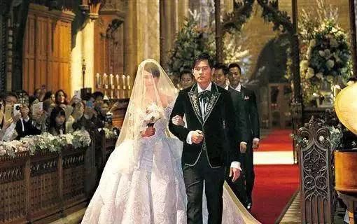 周杰伦原来所谓爱情是如此的简单,周杰伦真正爱的是谁