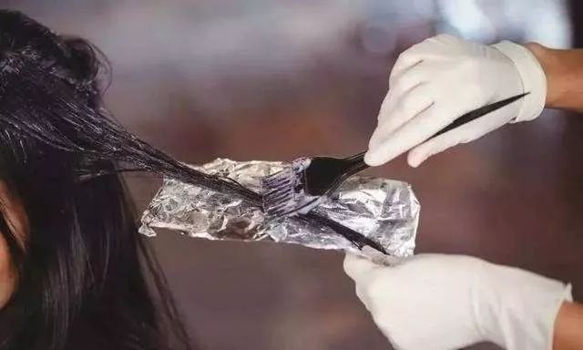 眼睛肿成缝，头皮溃烂…一周接诊20多例！年前干这事的荆门人要注意了