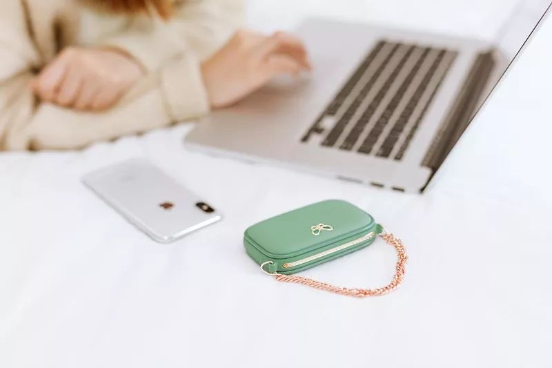 送女朋友的圣诞礼物推荐 (送女朋友圣诞礼物推荐清单)