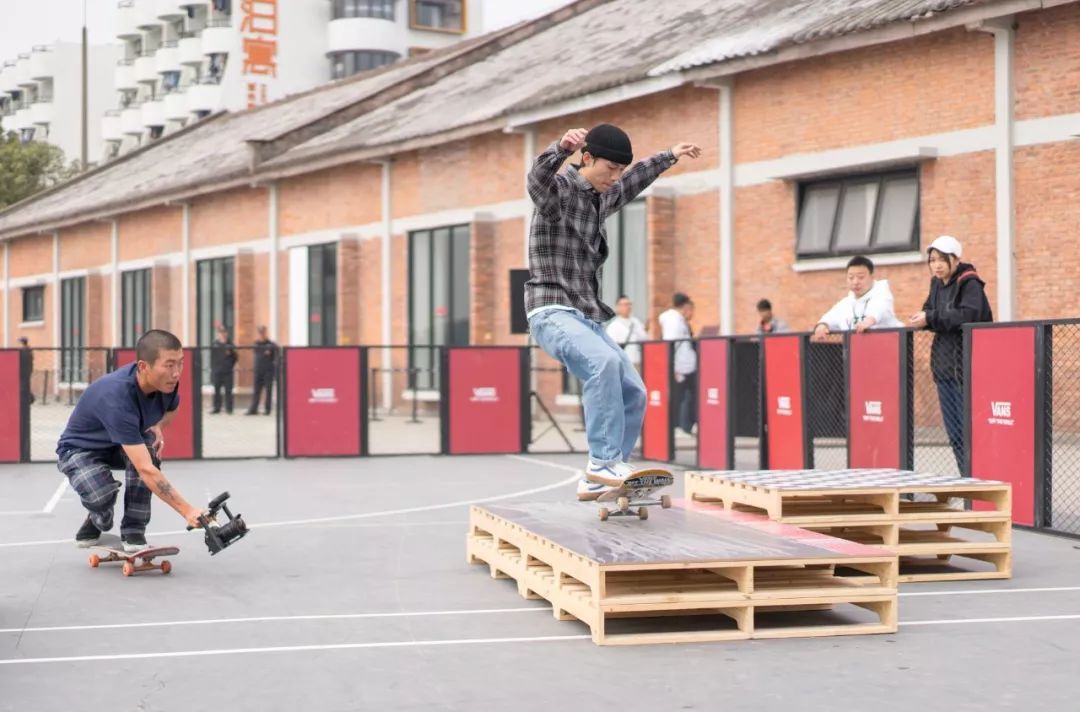 真·为滑板而生，传奇滑手SteveCaballero空降广州陪你重温与Vans经典的三十年