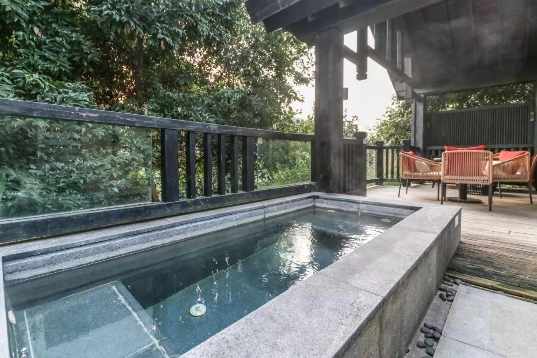 山水环抱、私汤入户|是时候造访全球首家悦榕庄温泉度假村了