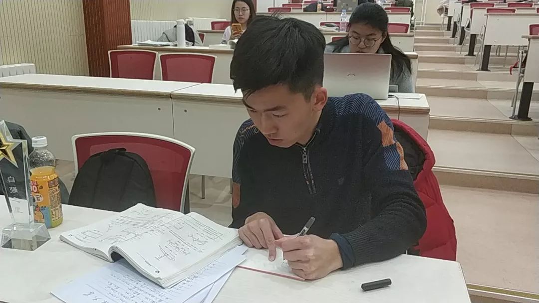 脑瘫少年高考奇迹,脑瘫男孩逆袭考入山大