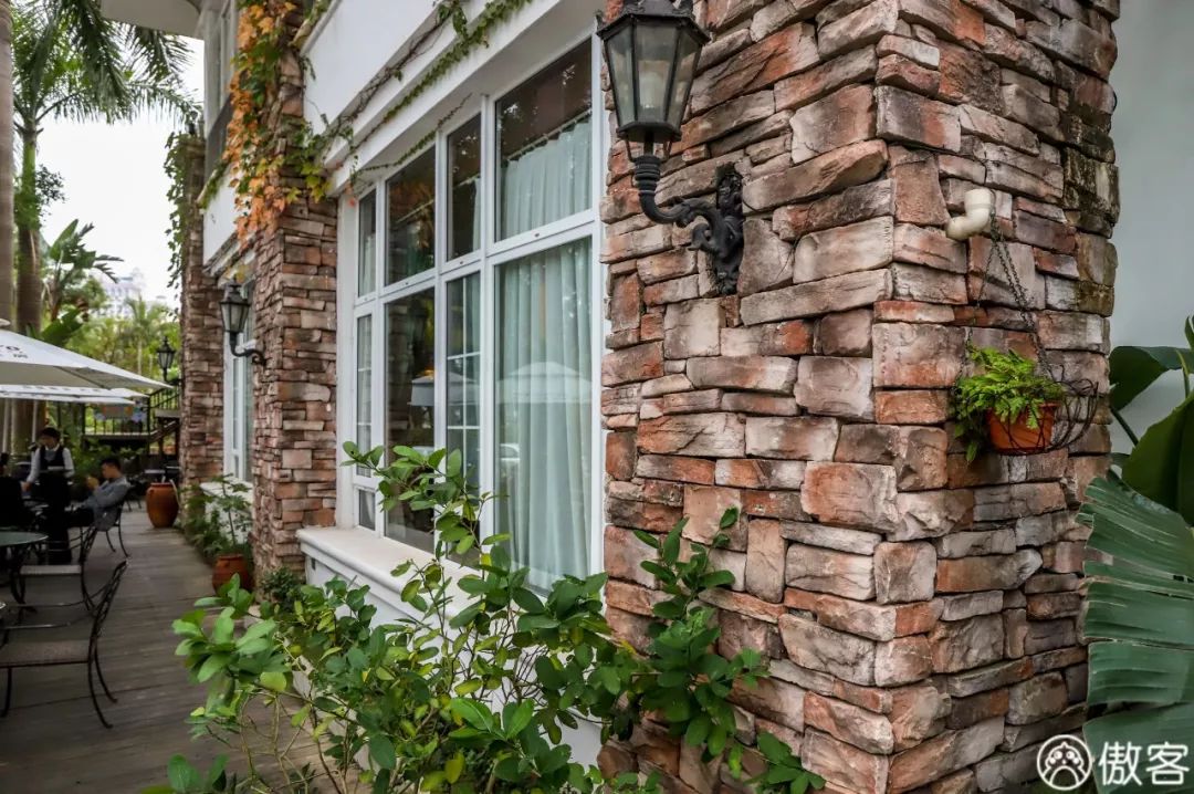 一周了，我还在想着他家的牛排芋酥杏片面包……