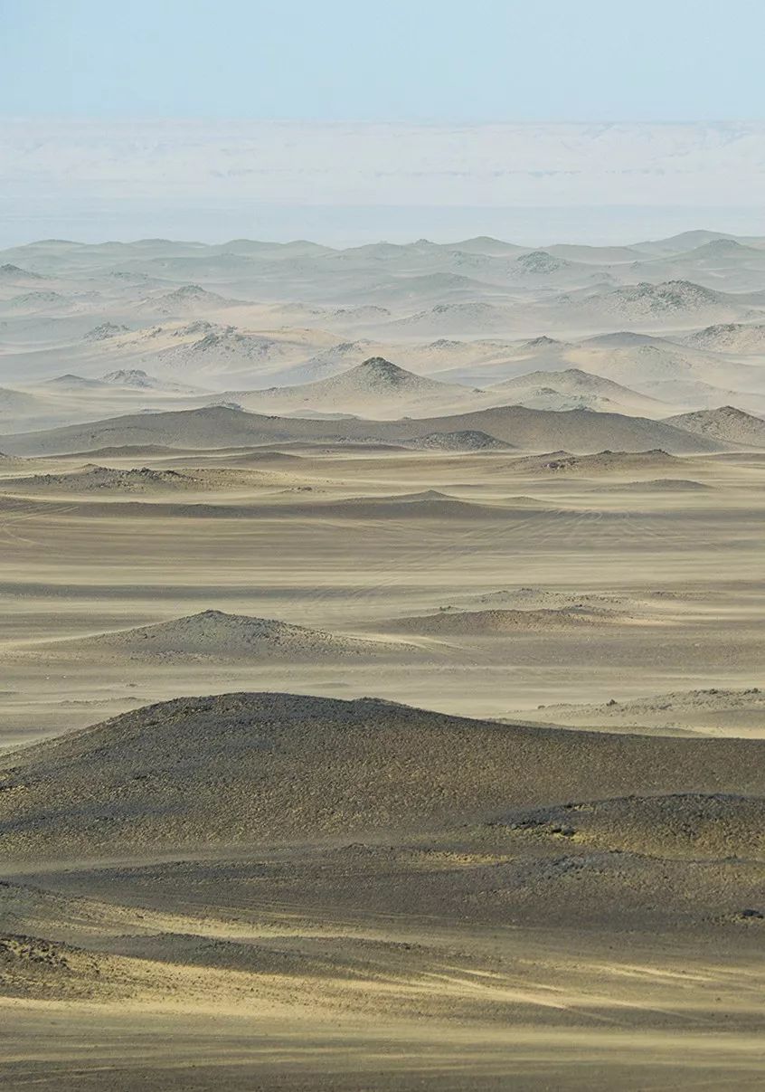 5000公里的国家,5000公里外看地球