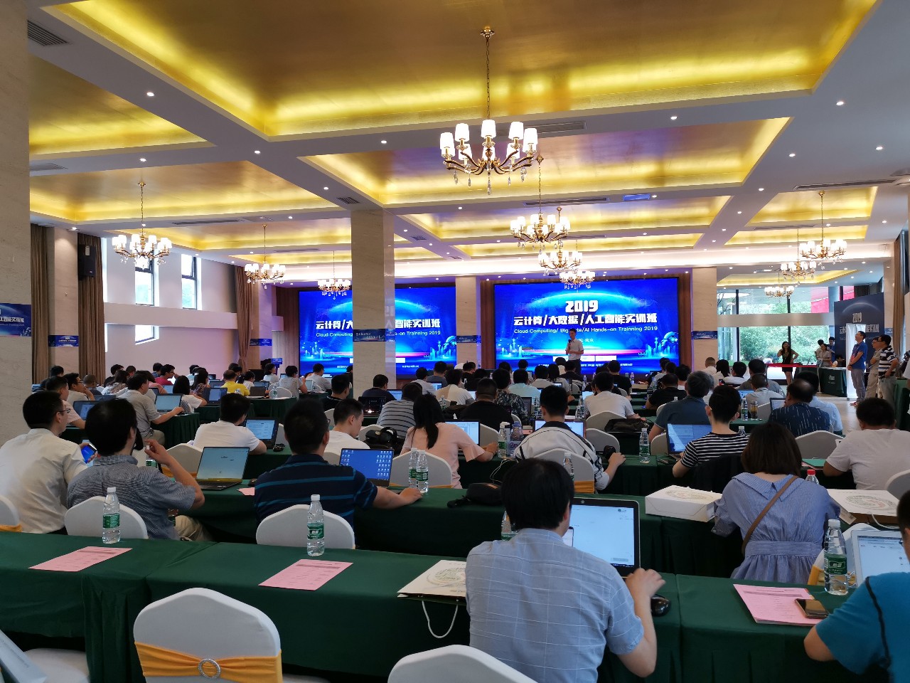 人工智能专业教师培训,河南高校人工智能培训班课程