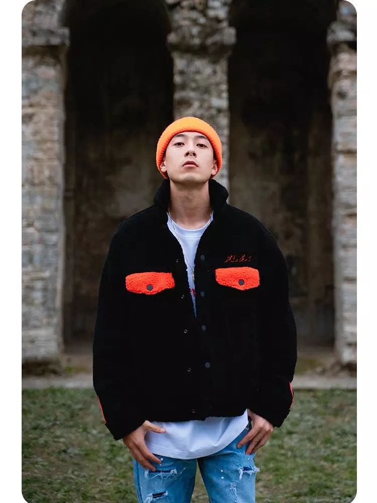 今天是秋冬服饰专场！长裤、帽衫、夹克都是秒杀价