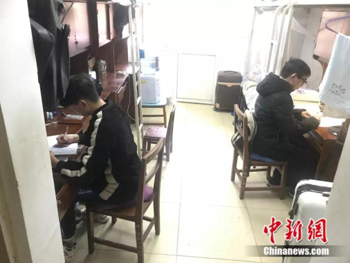 励志残疾小伙子,励志脑瘫小伙