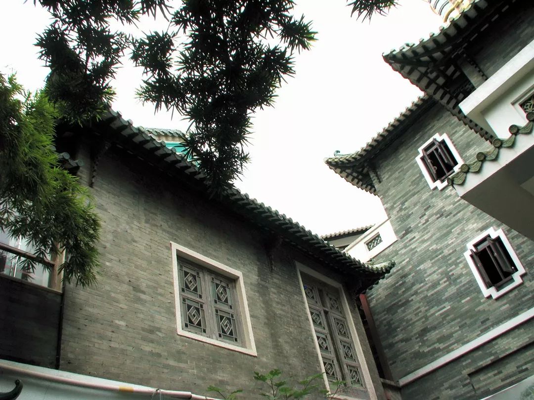 西关大屋的古朴青砖是怎样烧制成的?现在揭秘!