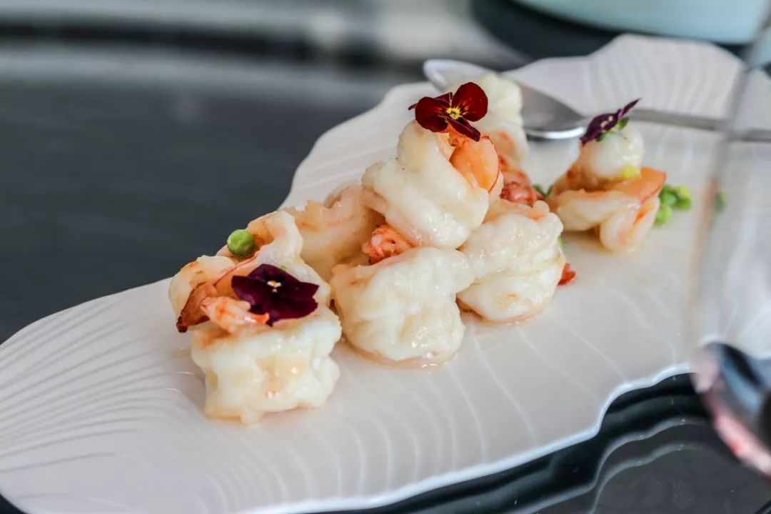 青岛无边泳池温泉度假,一线海景可以泡温泉