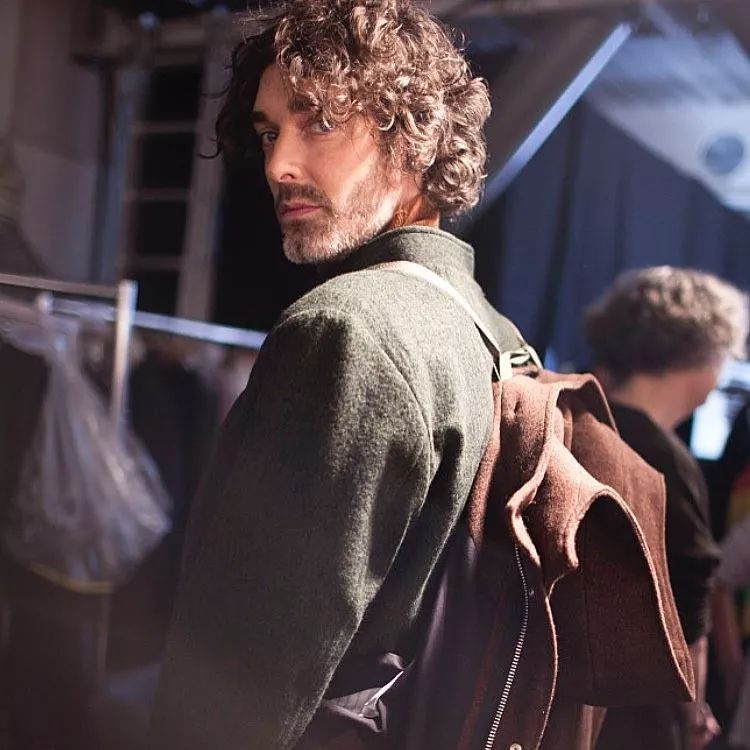 27岁律师跳槽走秀,35岁成首席男模:会穿的男人到底多有魅力?