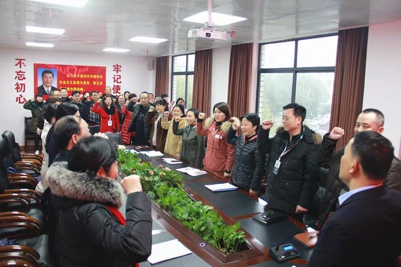 抗击疫情全员坚守,抗击疫情全力以赴坚守防疫最前线