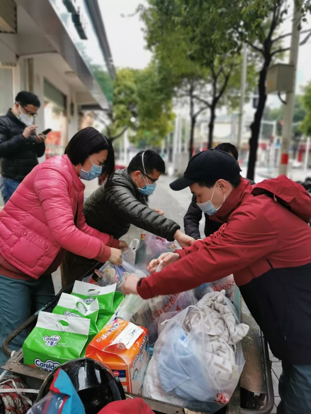 武汉重症医生人数,医护人员重症患者