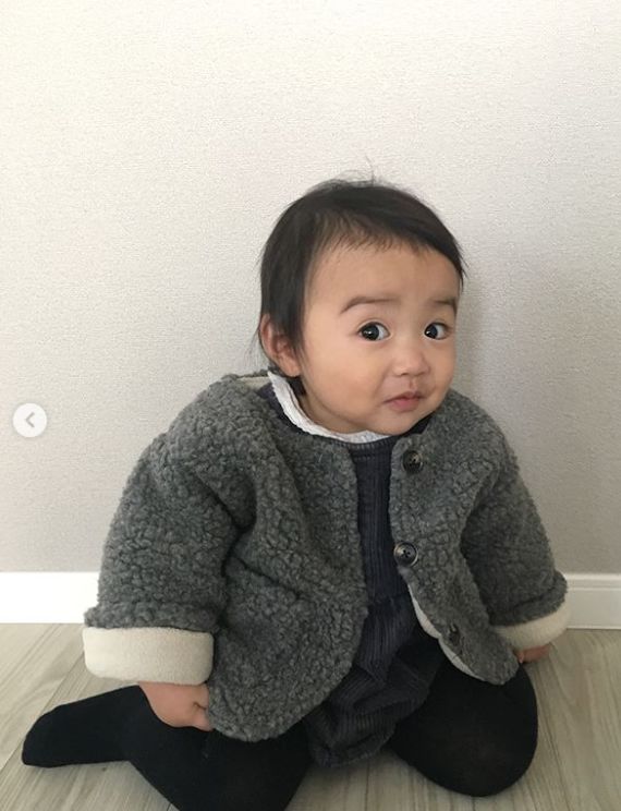 日本一年轻妈妈每天狂晒女儿“丑照”，看到第1张就笑炸了！是亲妈吗哈哈哈…