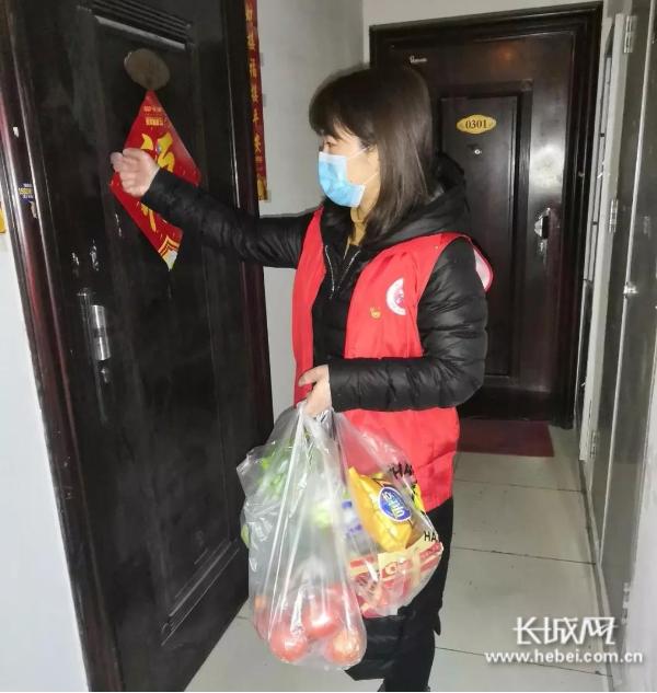 三河市富贵园社区*党**支部书记王建秋：“抗击疫情不辱使命”