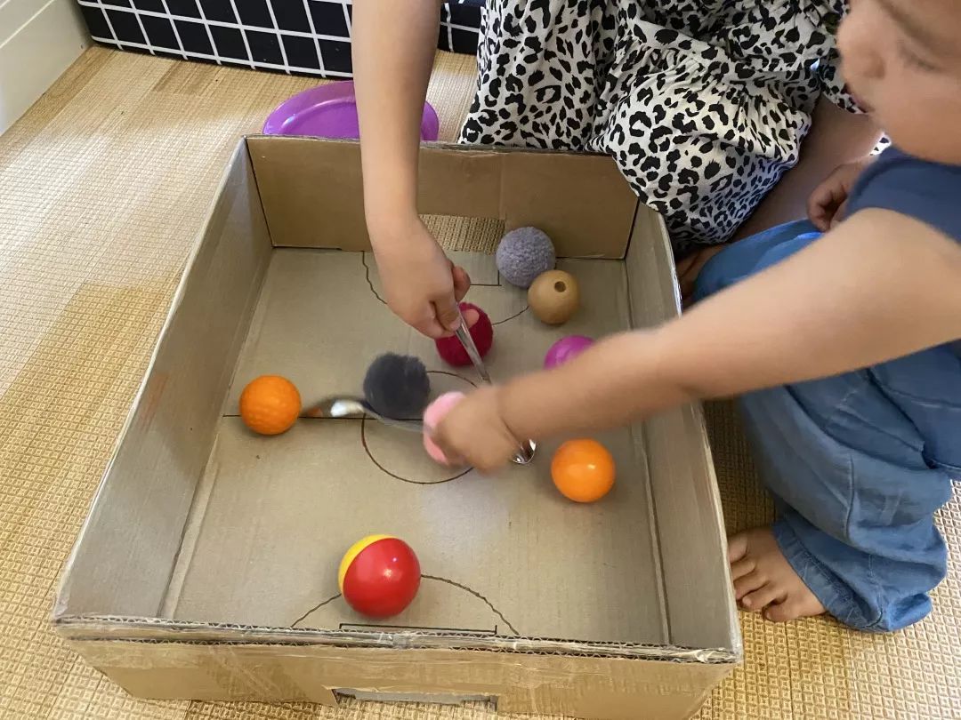 不用花钱就能玩的儿童游戏,十个小朋友玩游戏