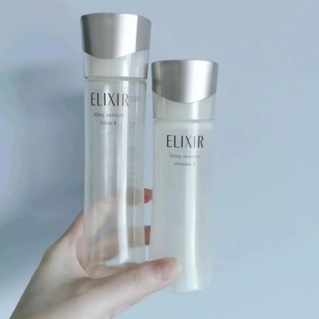 有了水乳精华脸嫩了,有了这些护肤品会更年轻